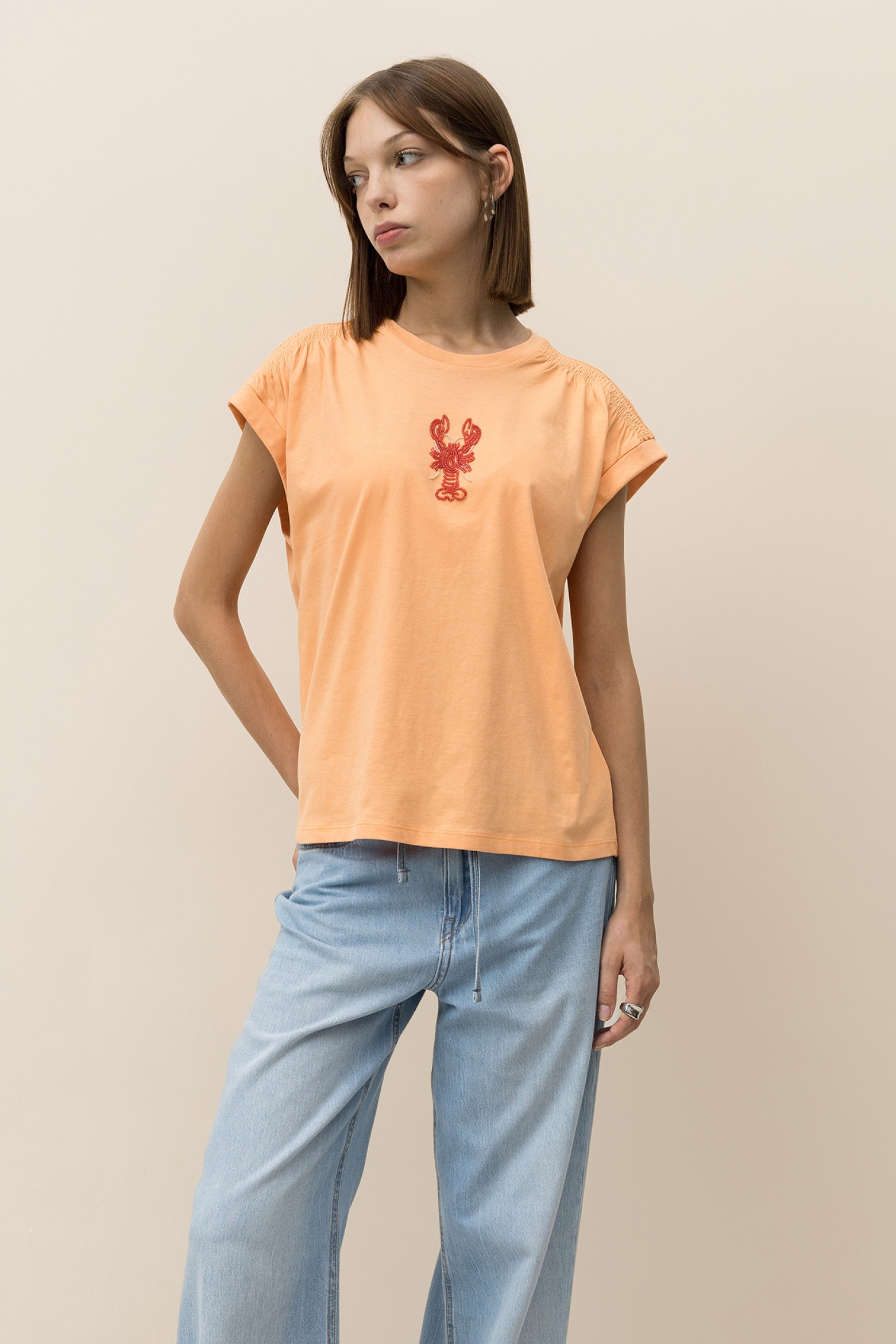 T-shirt com Lagosta de Missangas
