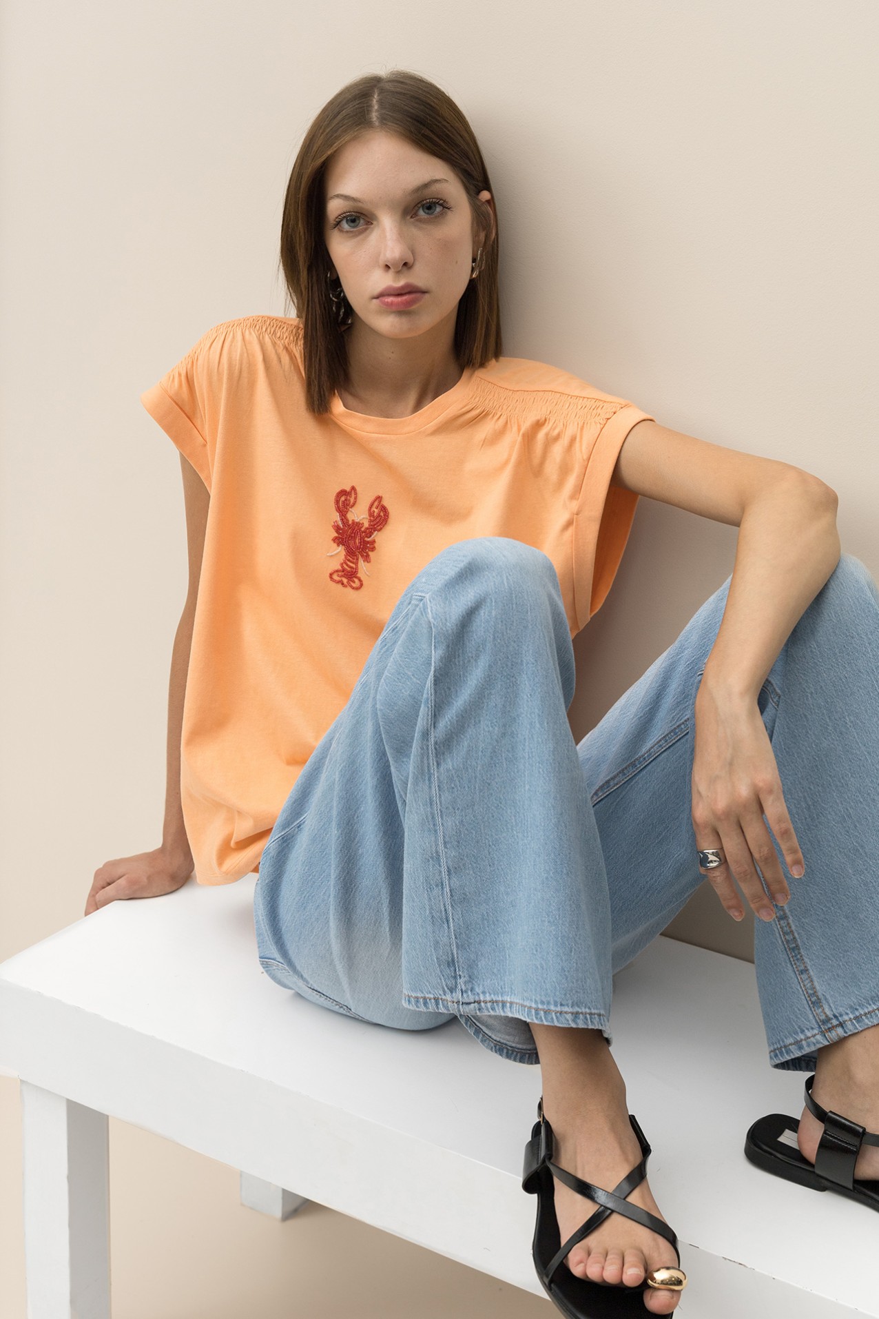 T-shirt com Lagosta de Missangas