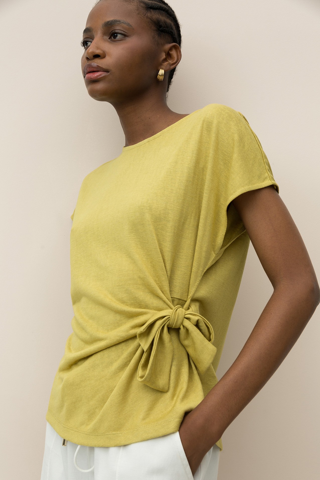 T-shirt com Amarrao Assimtrica