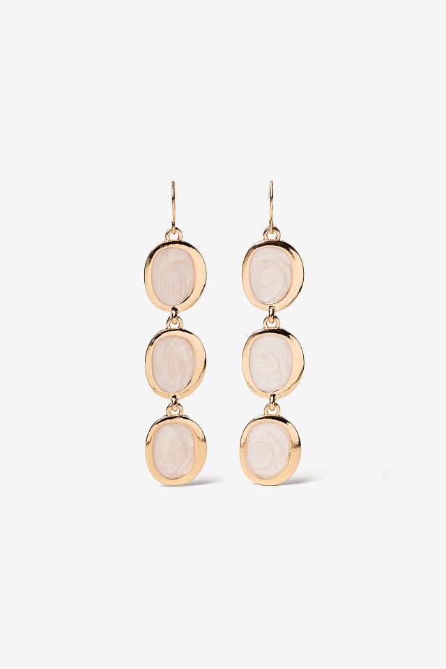 Pendientes largos con colgantes esmaltados