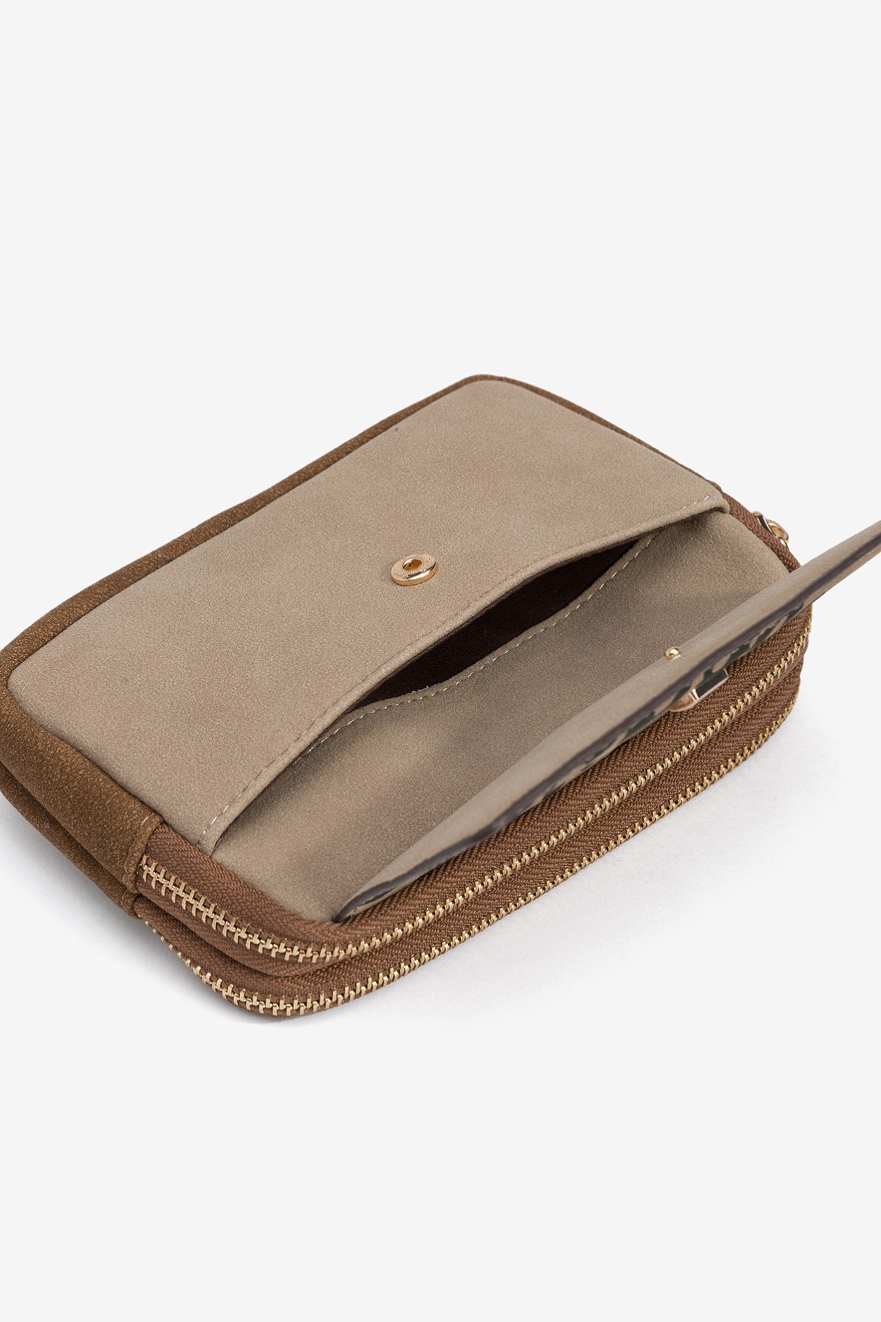 Bolsinha Efeito Camura com Pala