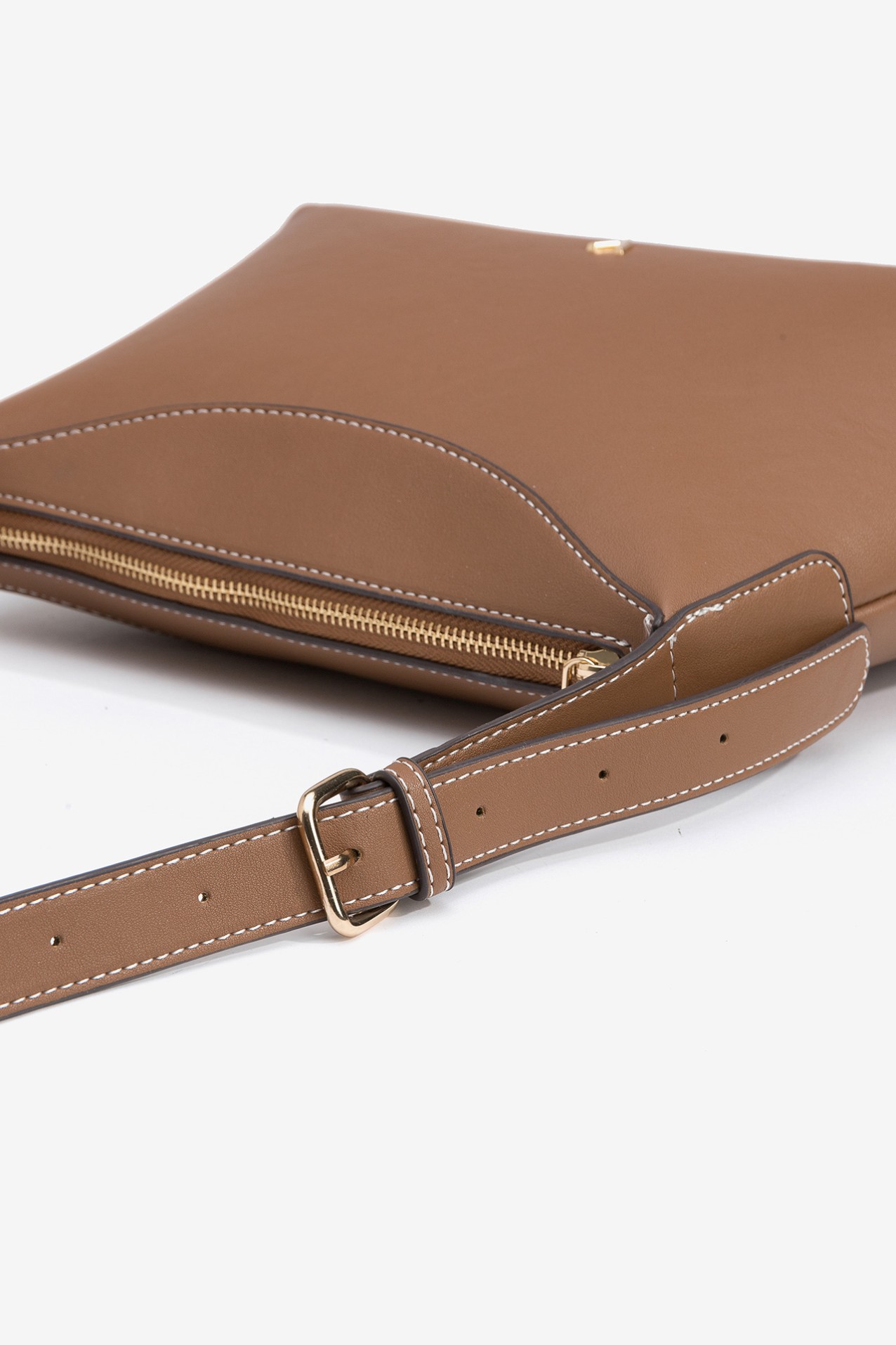 Mala de Ombro com Fivela