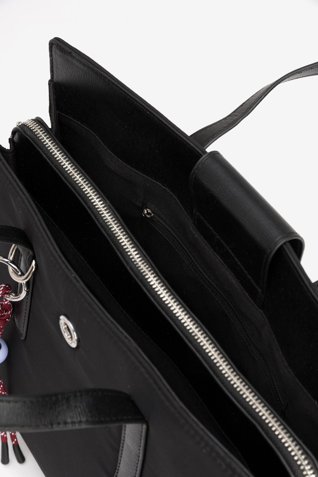 Mala Office de Nylon com Charm Mala Office de Nylon com Charm