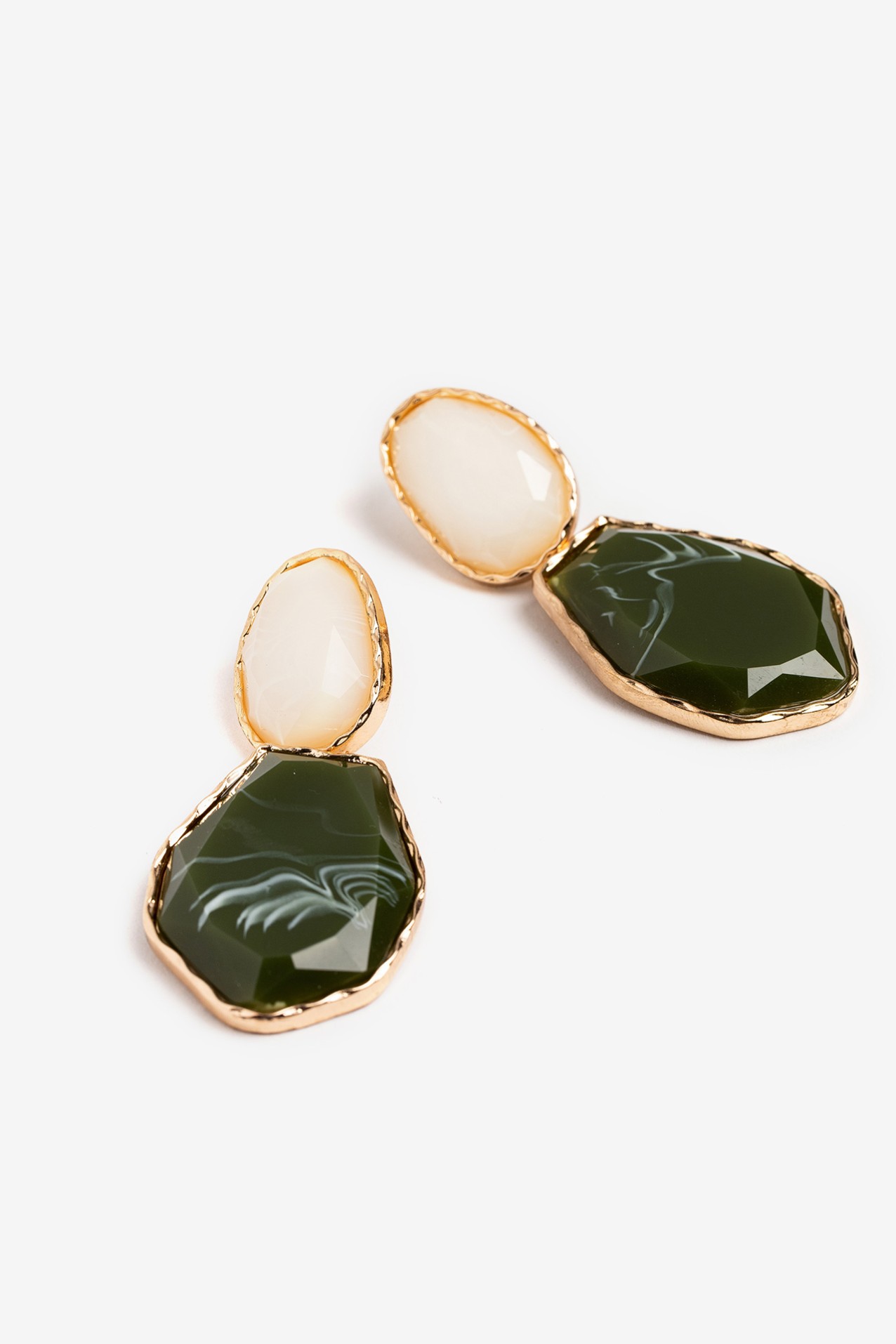 Brincos Elegantes Dourados