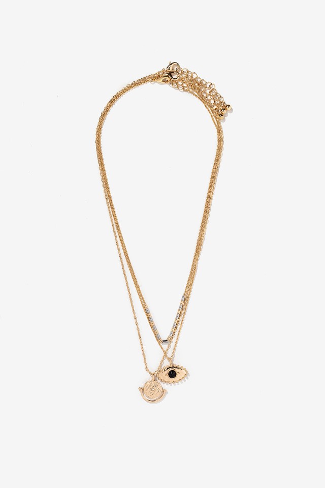 Collar dorado con colgantes
