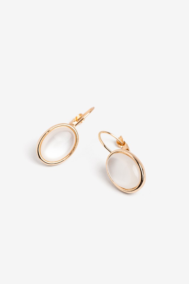 Pendientes dorados minimalistas
