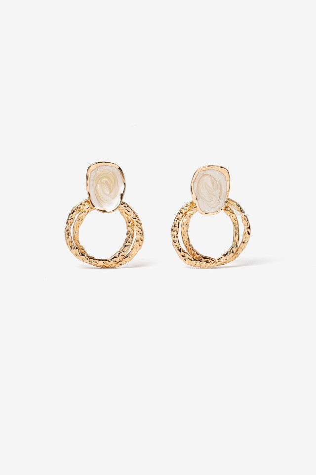 Brincos Dourados Elegantes