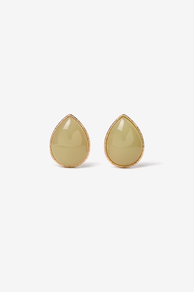 Pendientes dorados con piedra