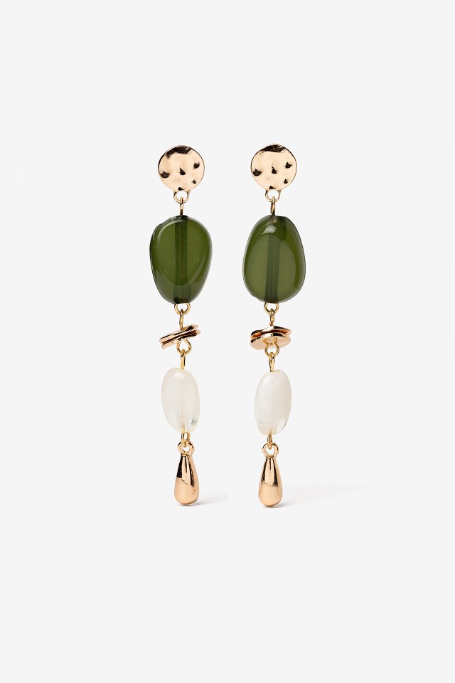 Pendientes largos dorados