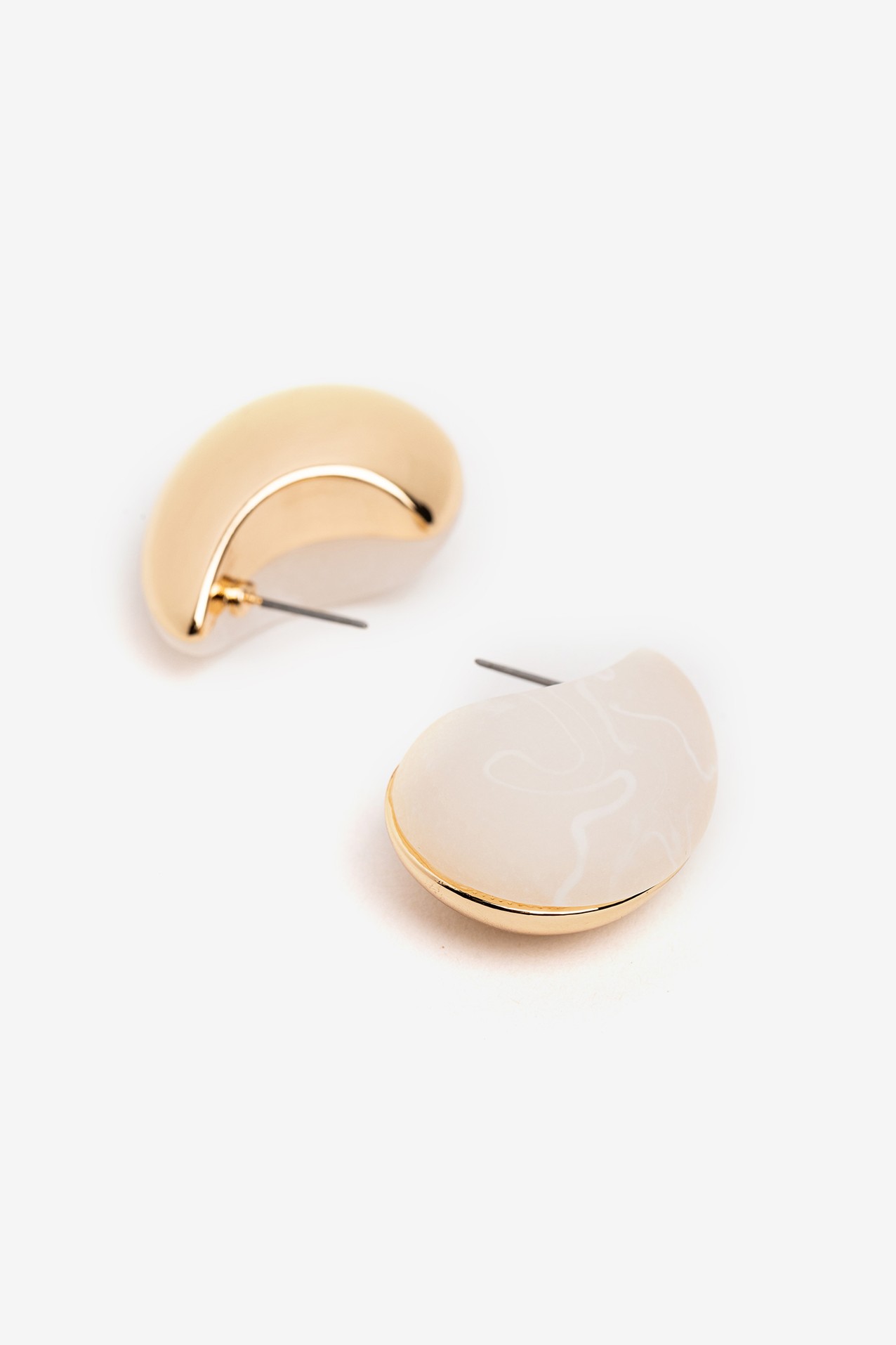 Brincos Dourados Elegantes