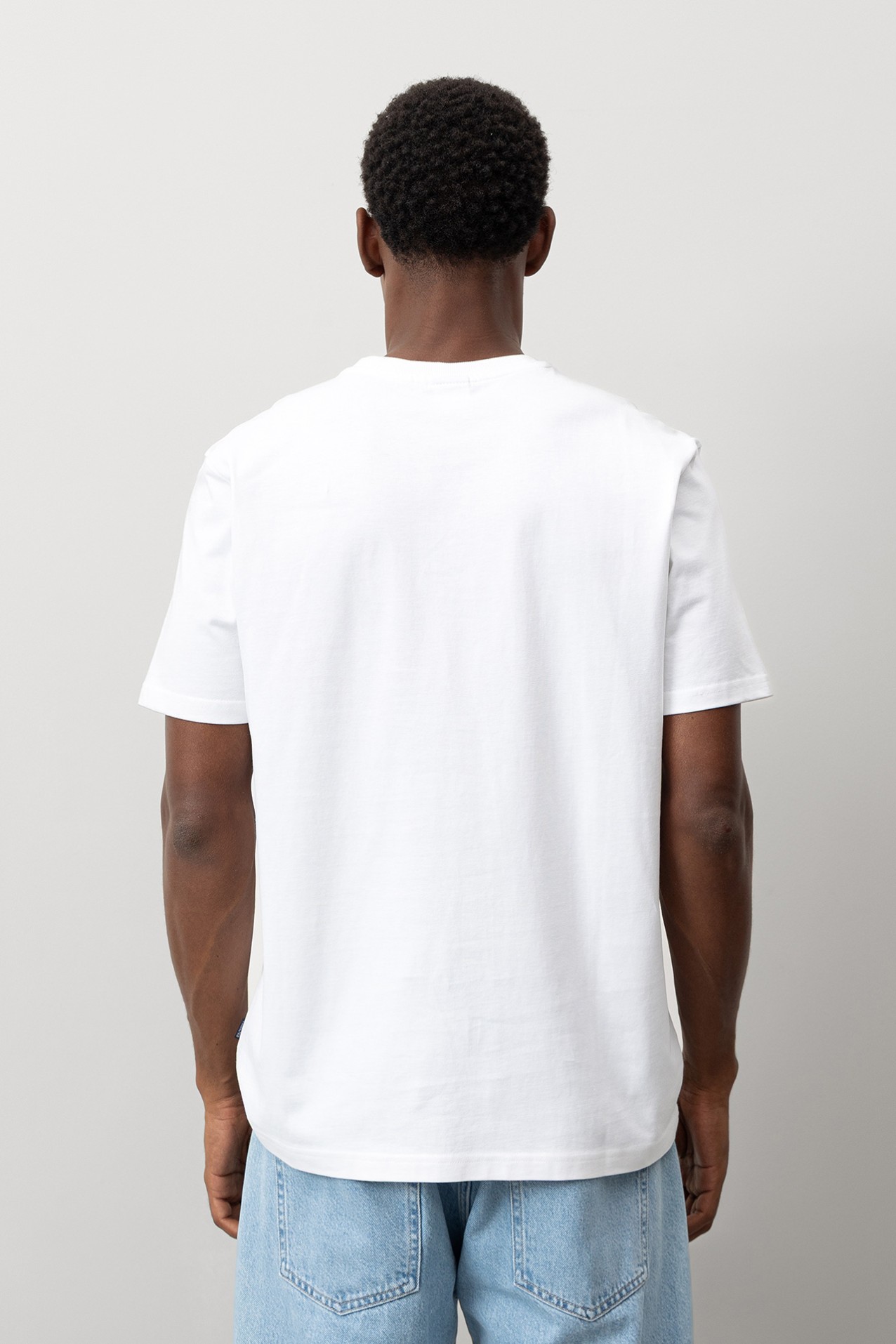 T-shirt com Mensagem em Relevo