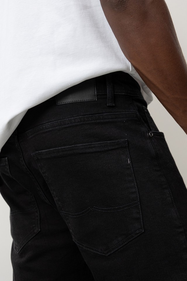 Jeans Osaka Tapered Fit Jeans Osaka Tapered Fit