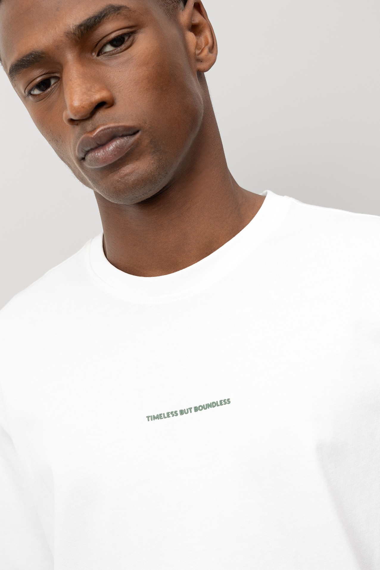 T-shirt Relaxed com Costas Estampadas