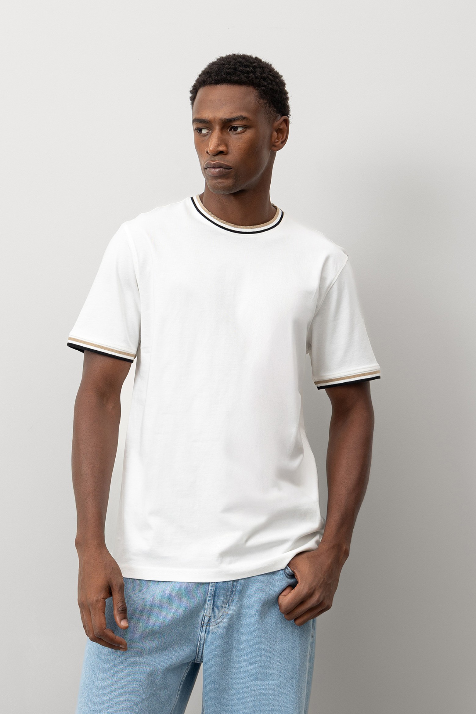 T-shirt com Rib Tricolor