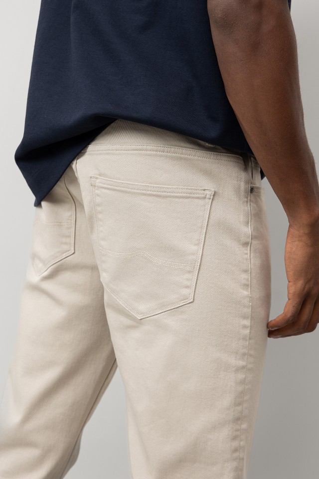 Jeans Munich Corte Comfort Fit Jeans Munich Corte Comfort Fit
