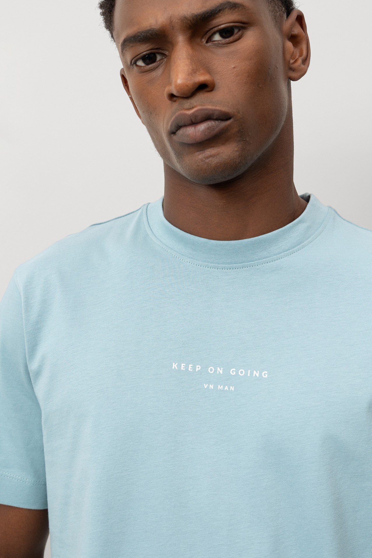 T-shirt com Costas Estampadas