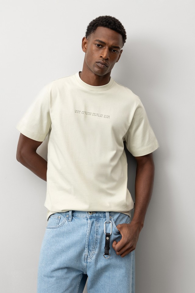 T-shirt com Costas Estampadas