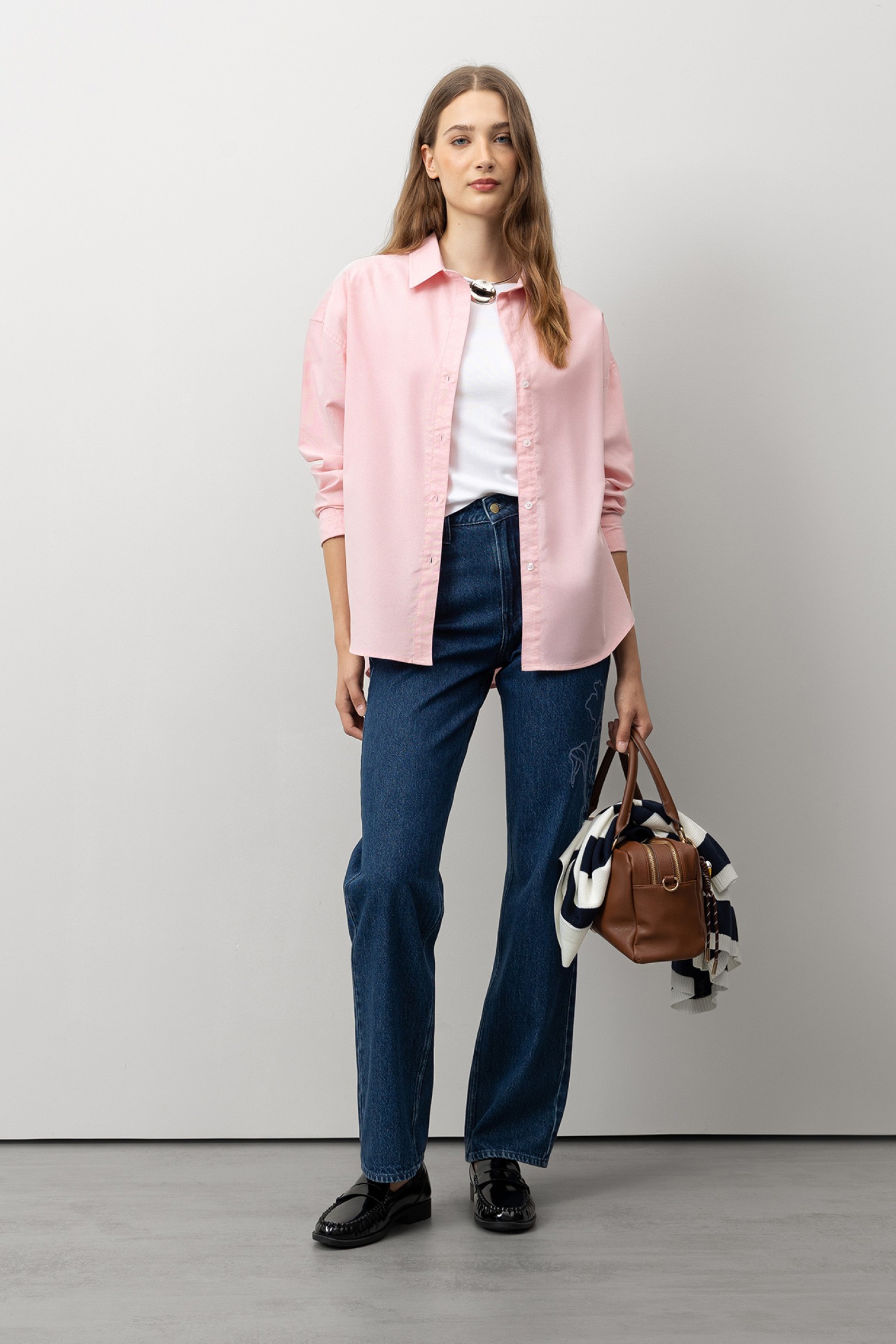 Jeans Straight com Bordado