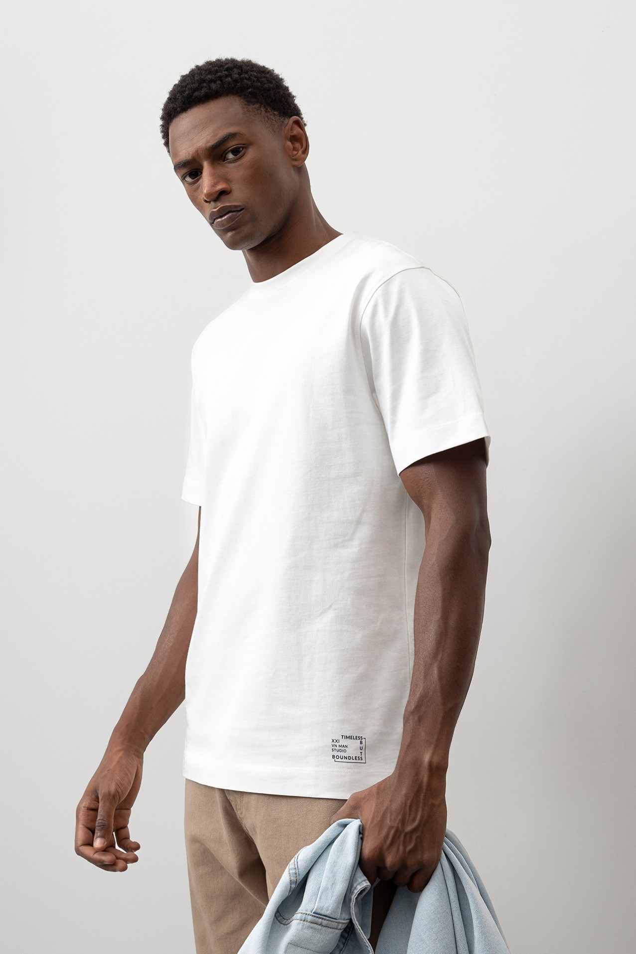 T-shirt Estampada com Relevo