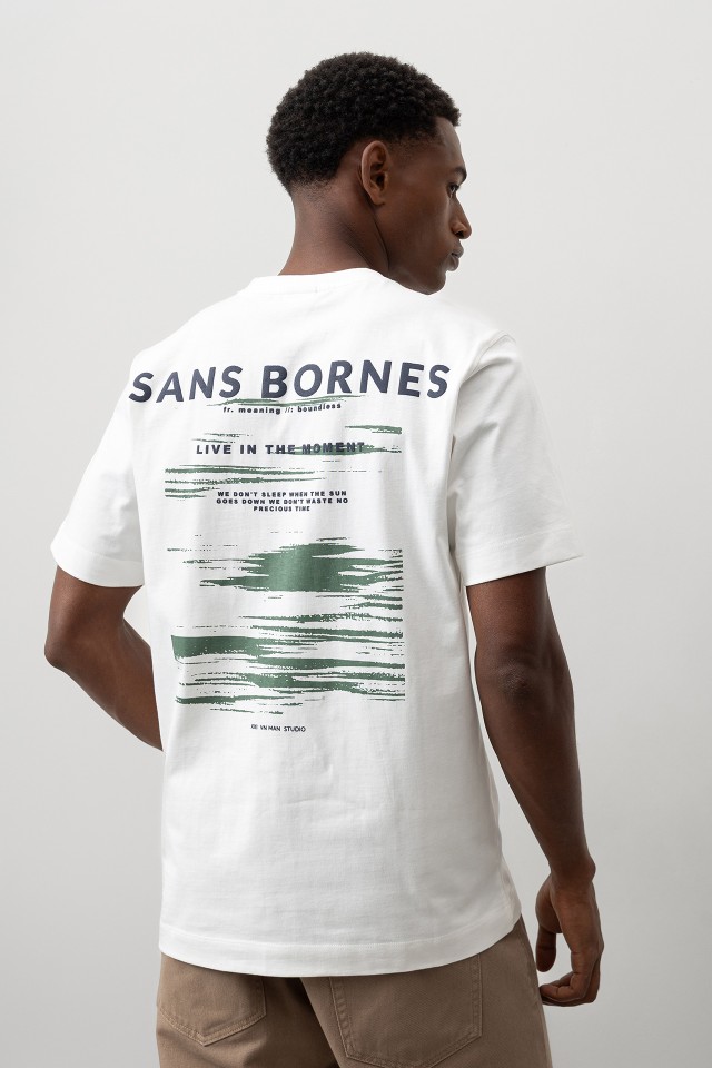 T-shirt Estampada com Relevo T-shirt Estampada com Relevo