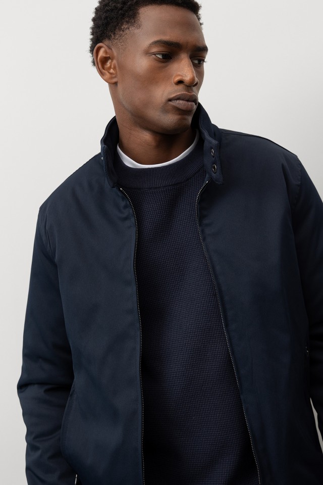 Chaqueta Acolchada con Cuello Alto Chaqueta Acolchada con Cuello Alto