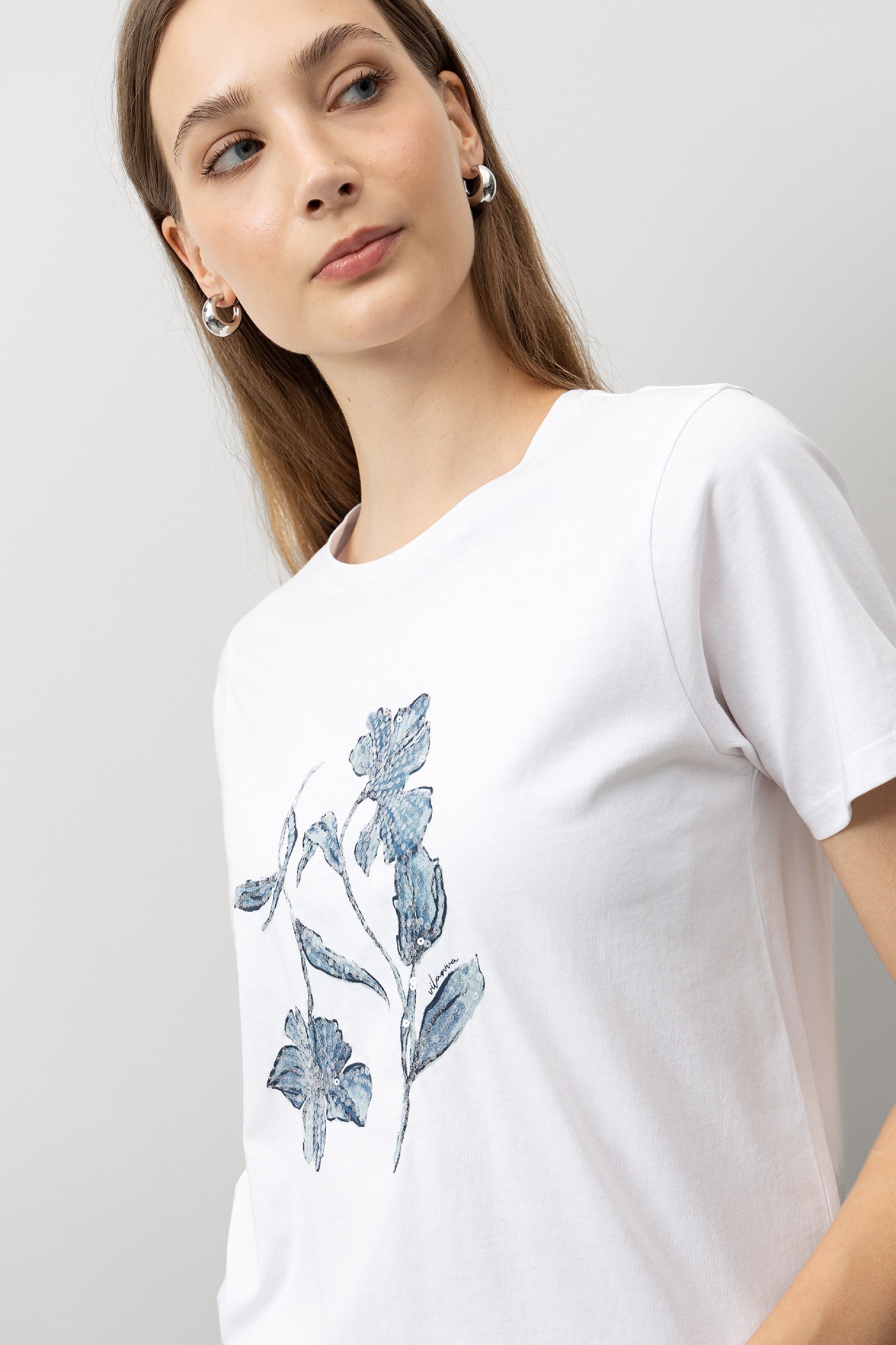 T-Shirt Estampada com Lantejoulas