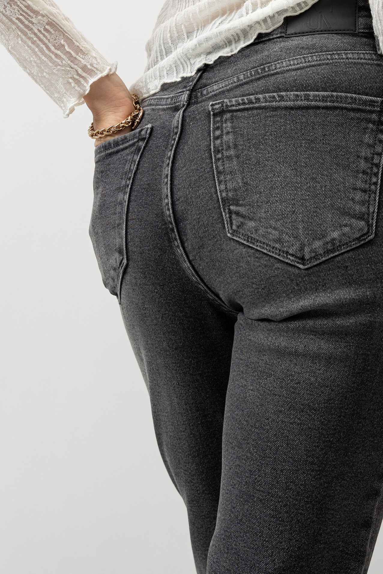 London Mom Slim Jeans