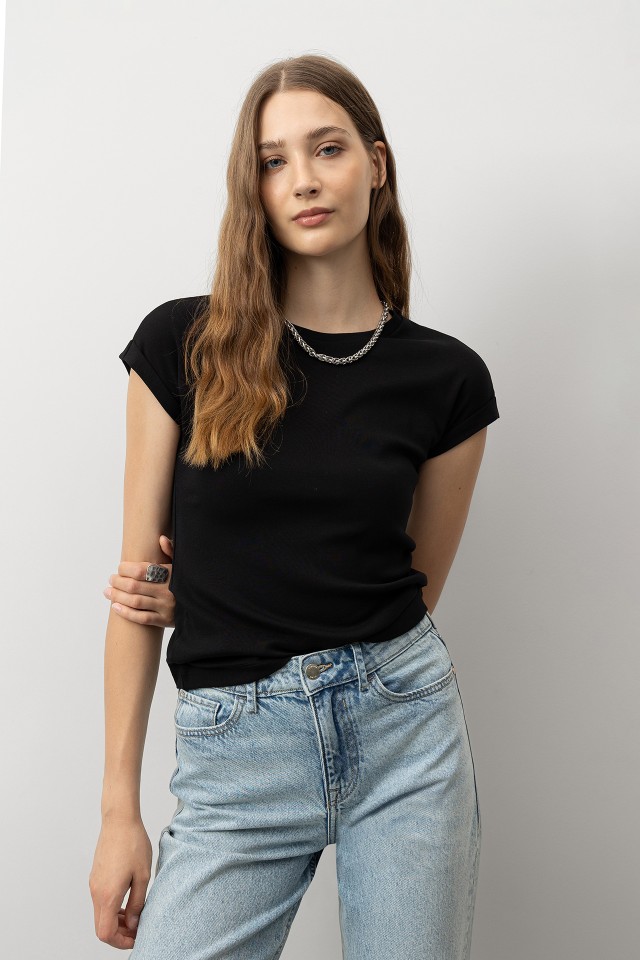 Super Slim T-shirt with Hem Detail