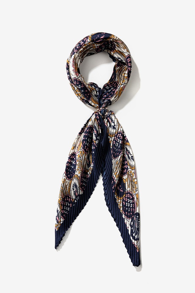 Bandana Plissada com Ajuste Metlico