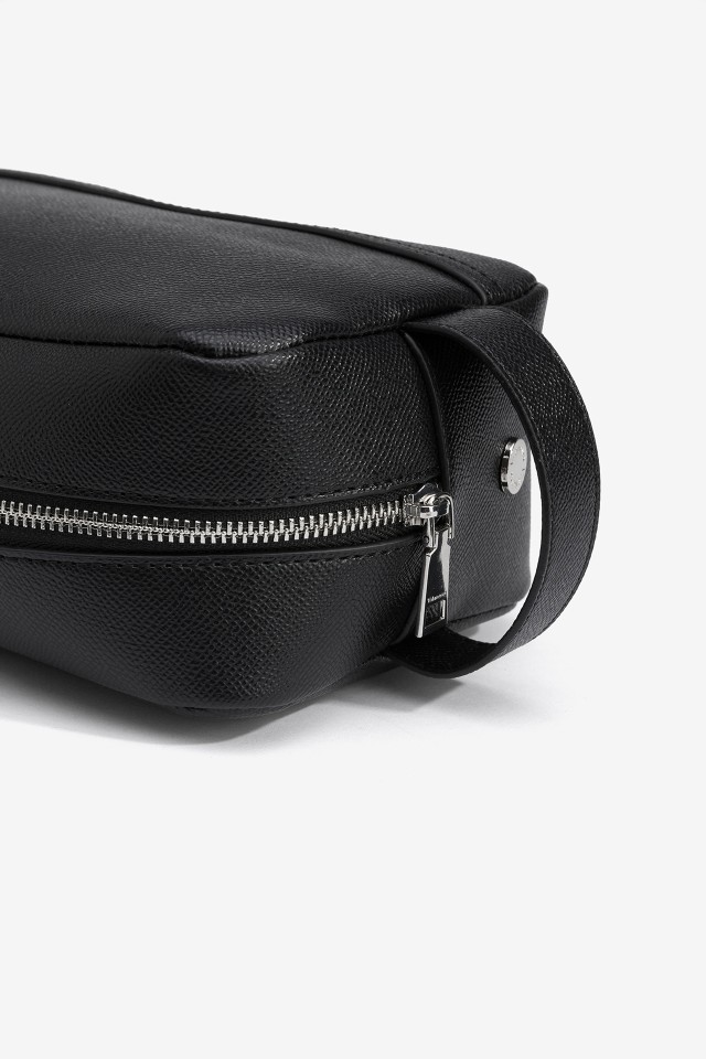 Faux Leather Effect Wash Bag Faux Leather Effect Wash Bag