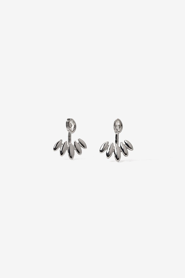 Pendientes plateados elegantes