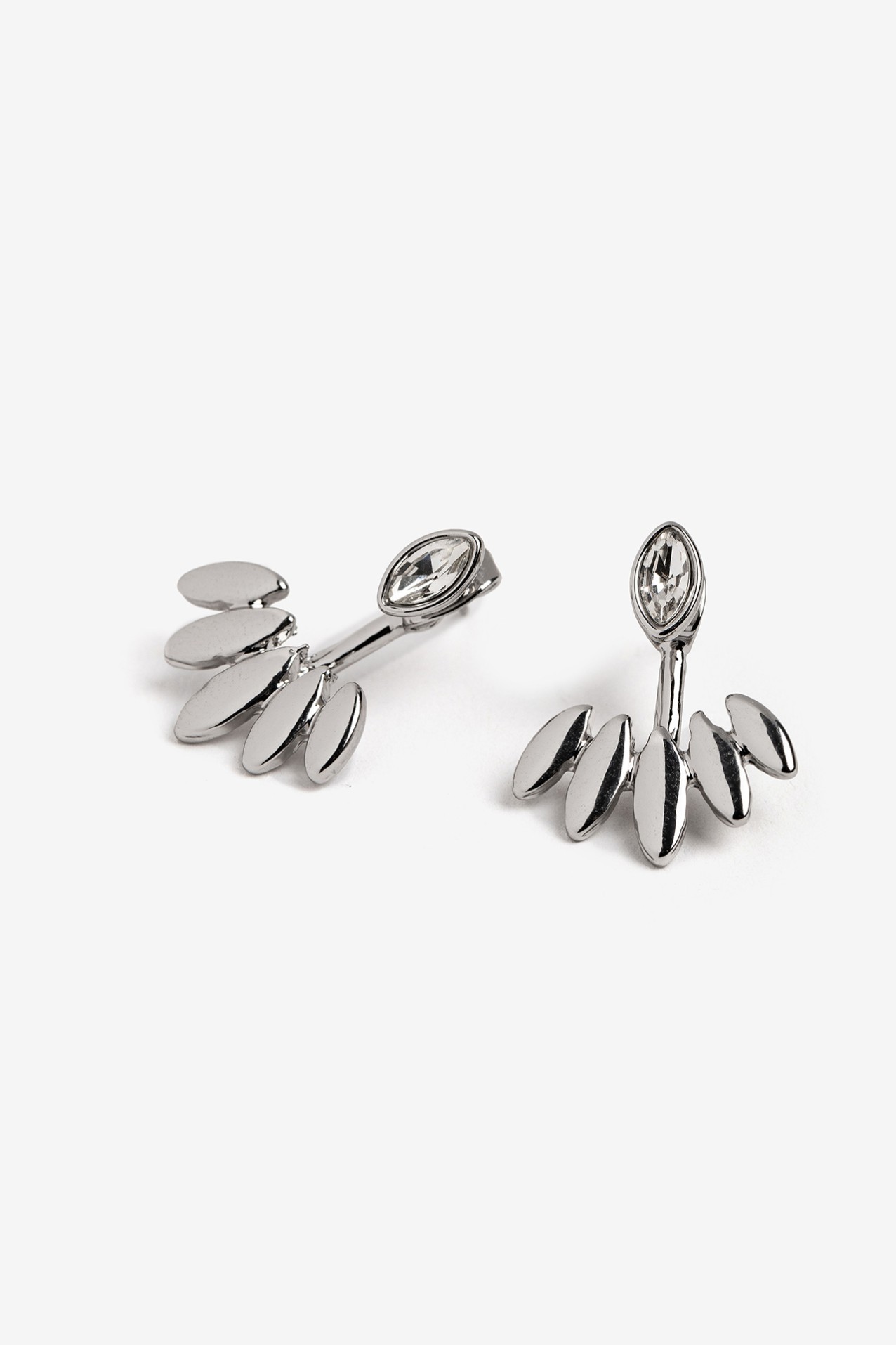 Brincos Prateados Modernos