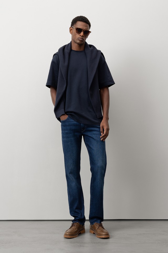 Jeans azul oscuro masculino