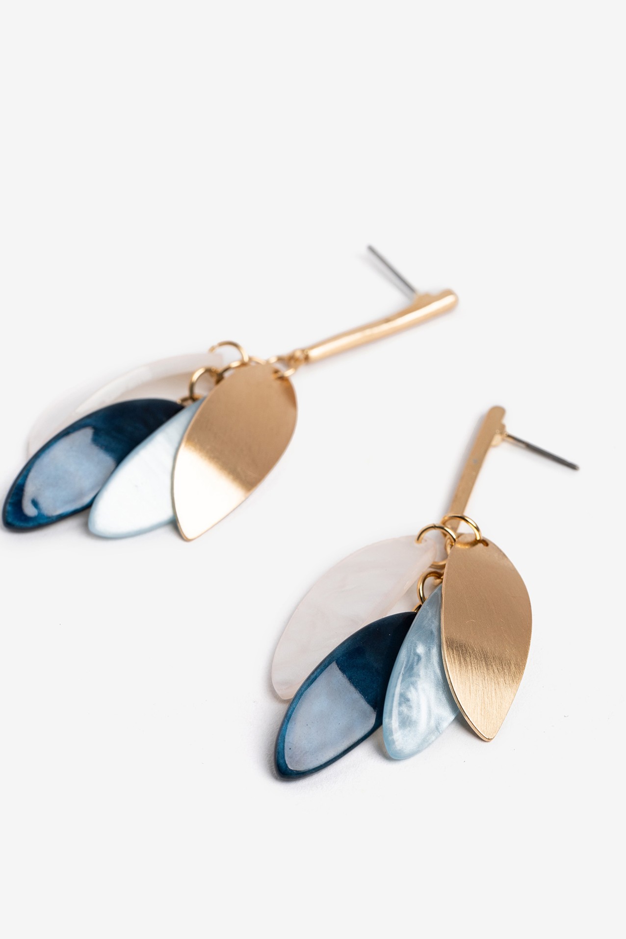 Brincos Dourados Modernos