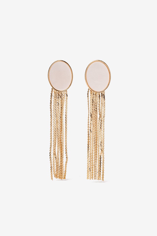 Pendientes dorados elegantes