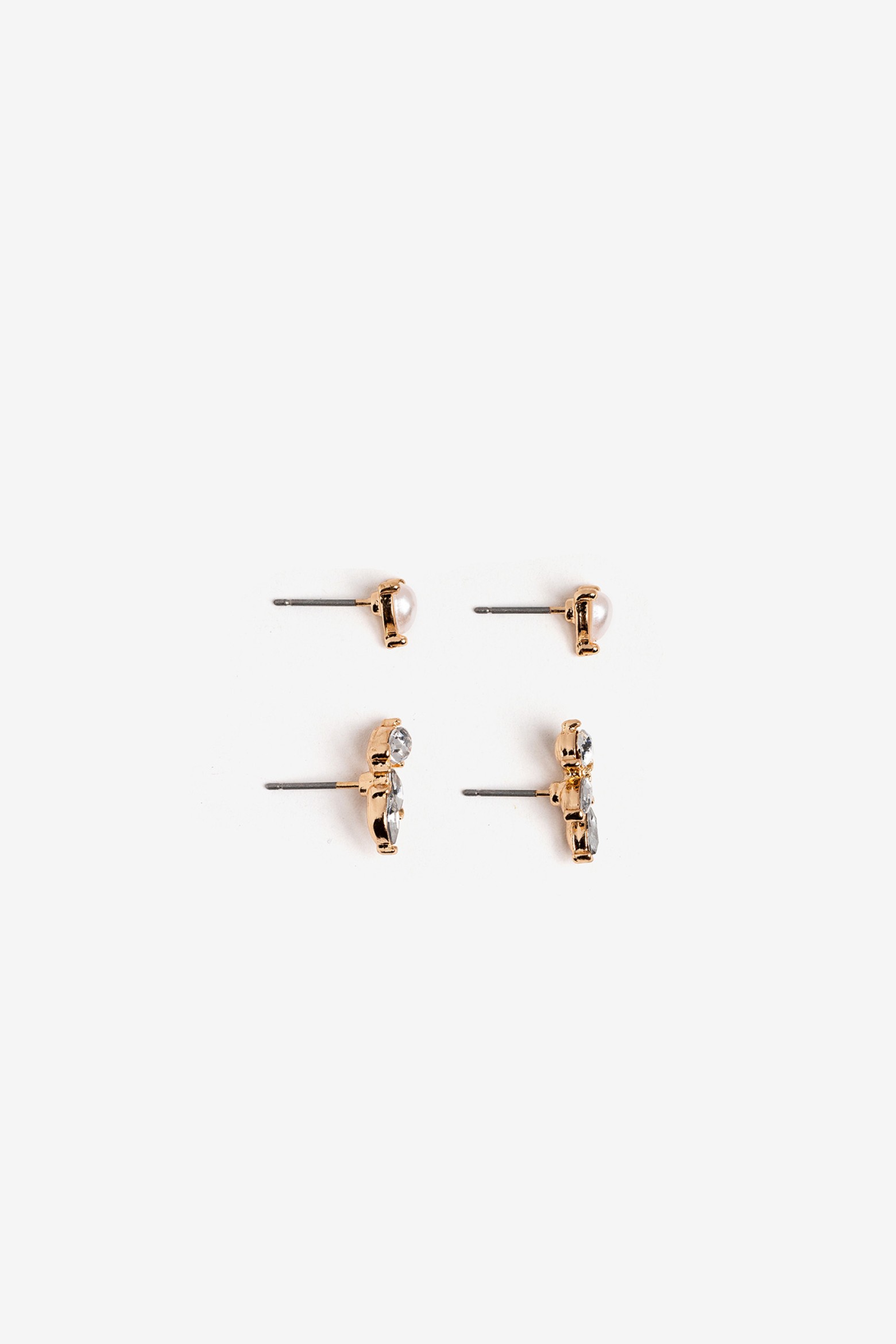 Pendientes dorados elegantes