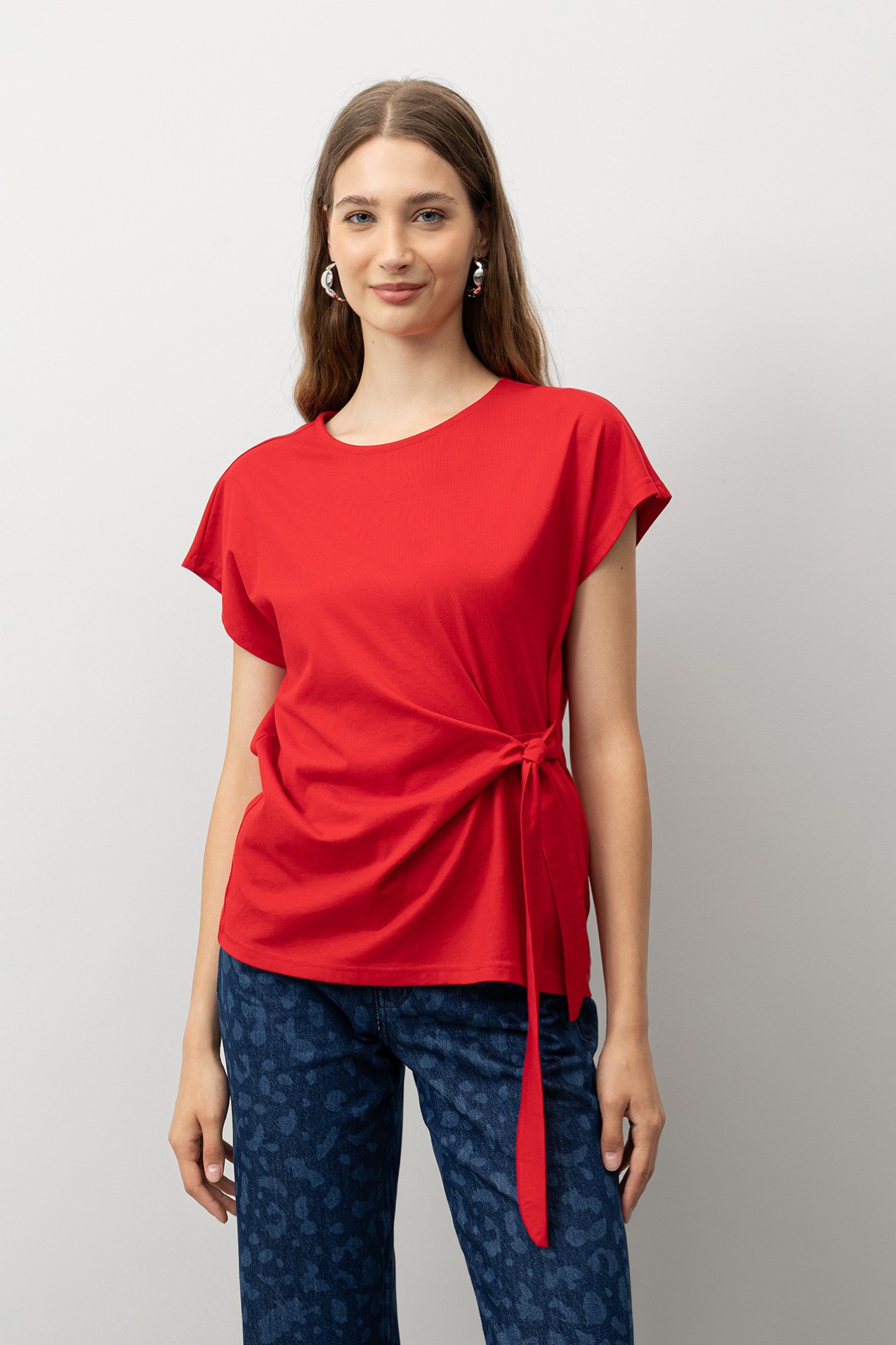 T-shirt com Amarrao Assimtrica