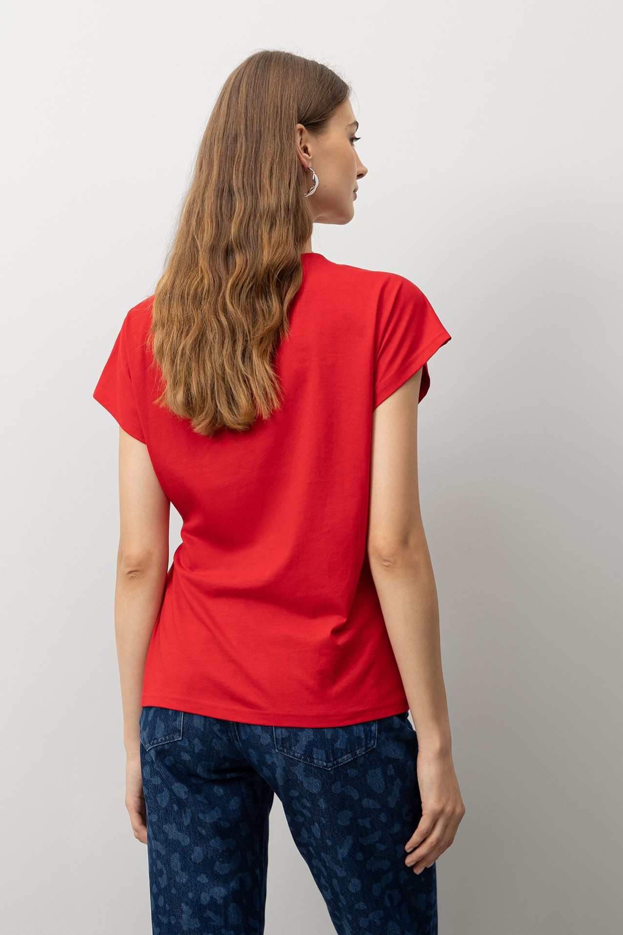 T-shirt com Amarrao Assimtrica