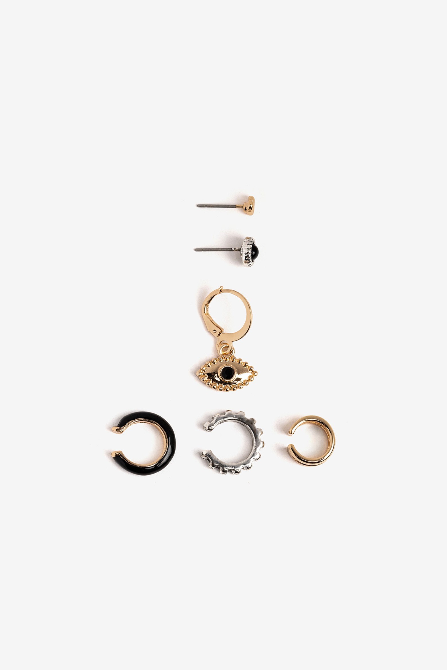 Pendientes modernos y elegantes