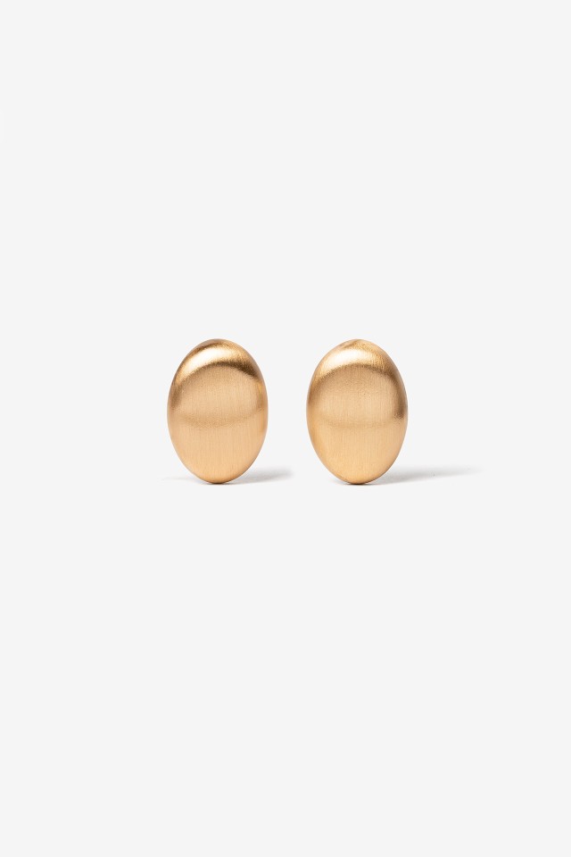 Pendientes dorados elegantes