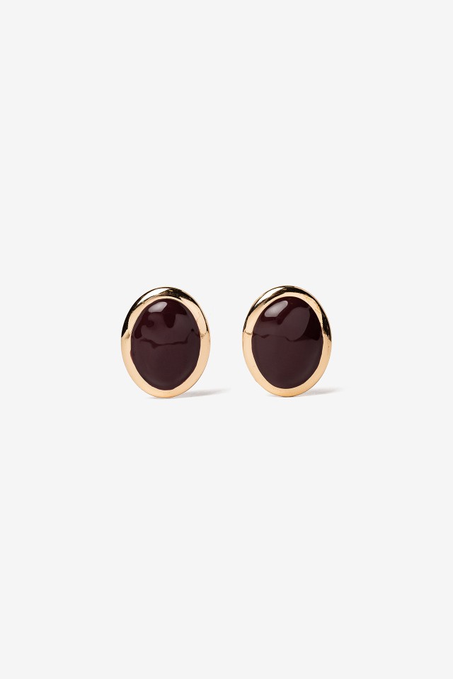 Pendientes dorados elegantes