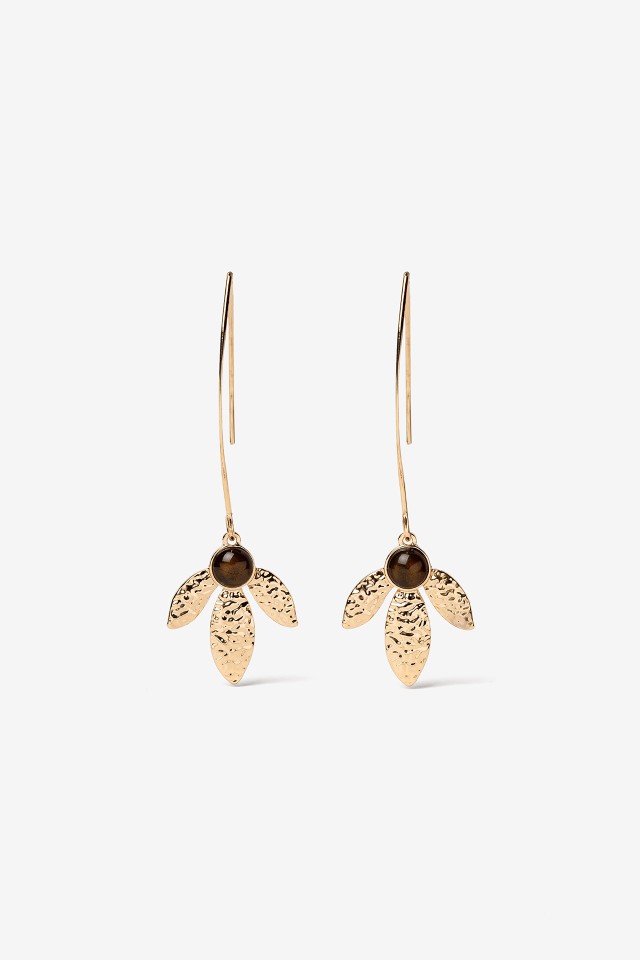 Pendientes dorados elegantes