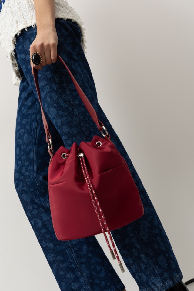 Mala Bucket de Nylon Acolchoado