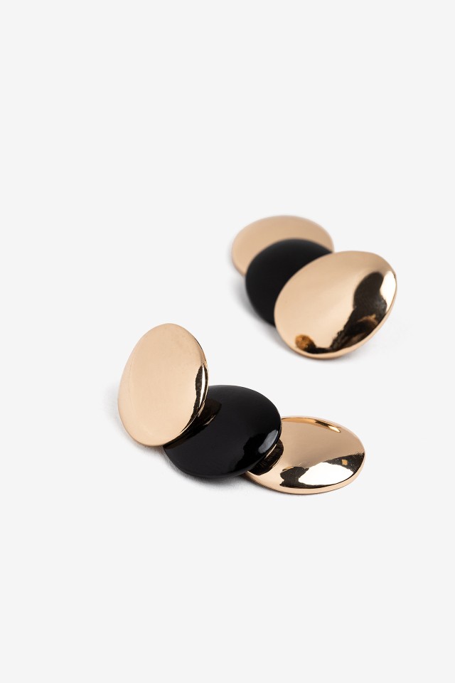 Pendientes dorados y negros Pendientes dorados y negros