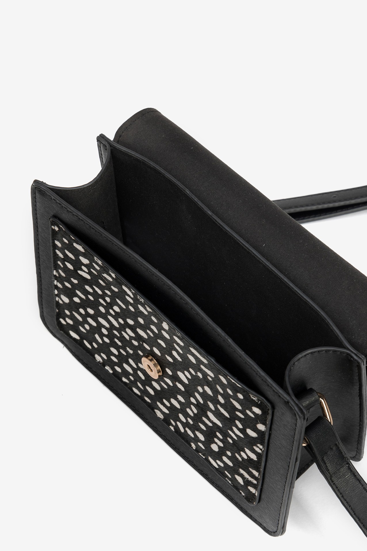 Cartera negra elegante