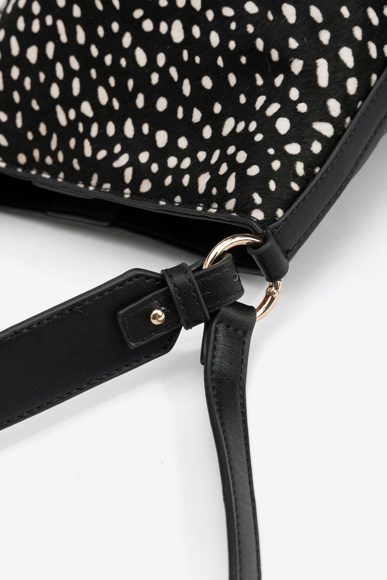 Bolso negro estampado