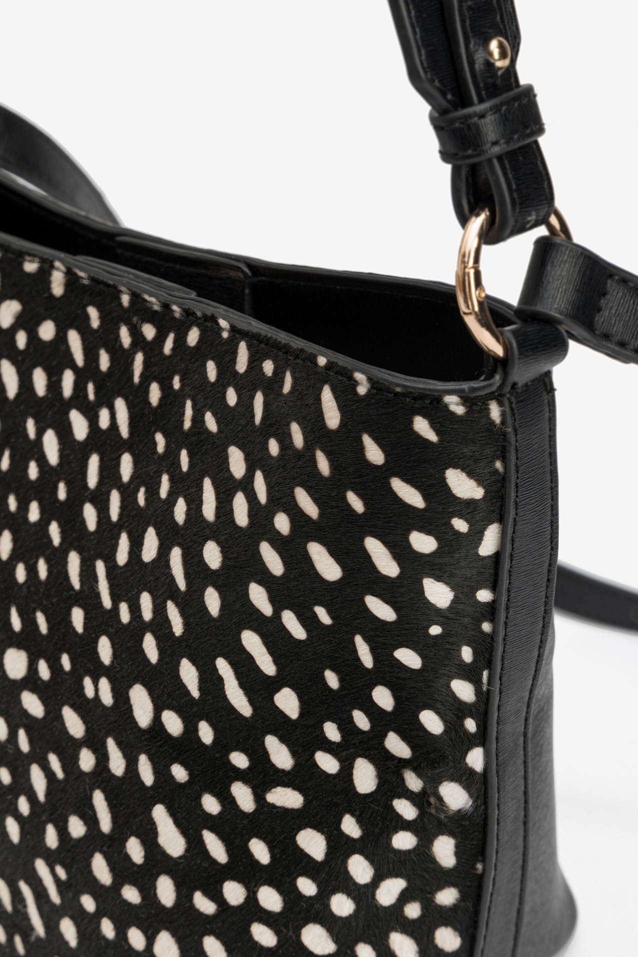 Bolso negro estampado