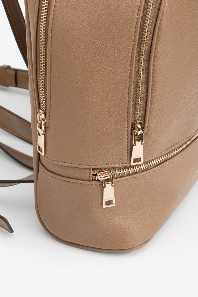 Mochila Efeito Pele com Bolsos Mochila Efeito Pele com Bolsos