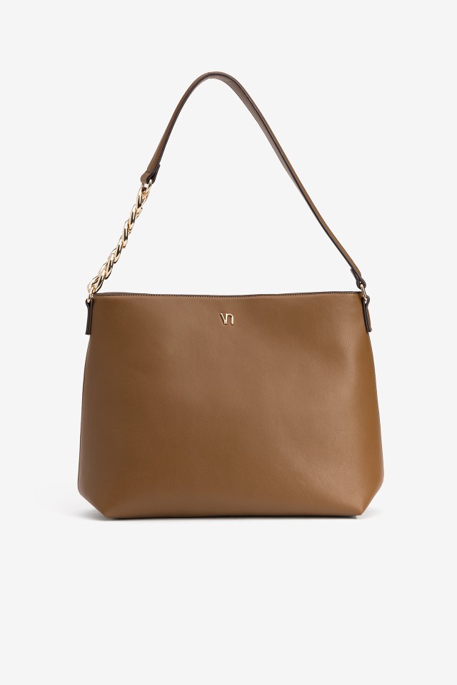 Bolso marrn con cadena