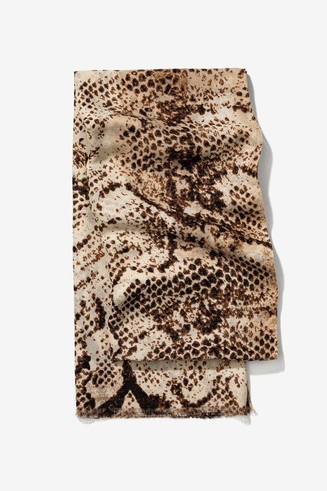 Pauelo Rectangular Estampado Animal